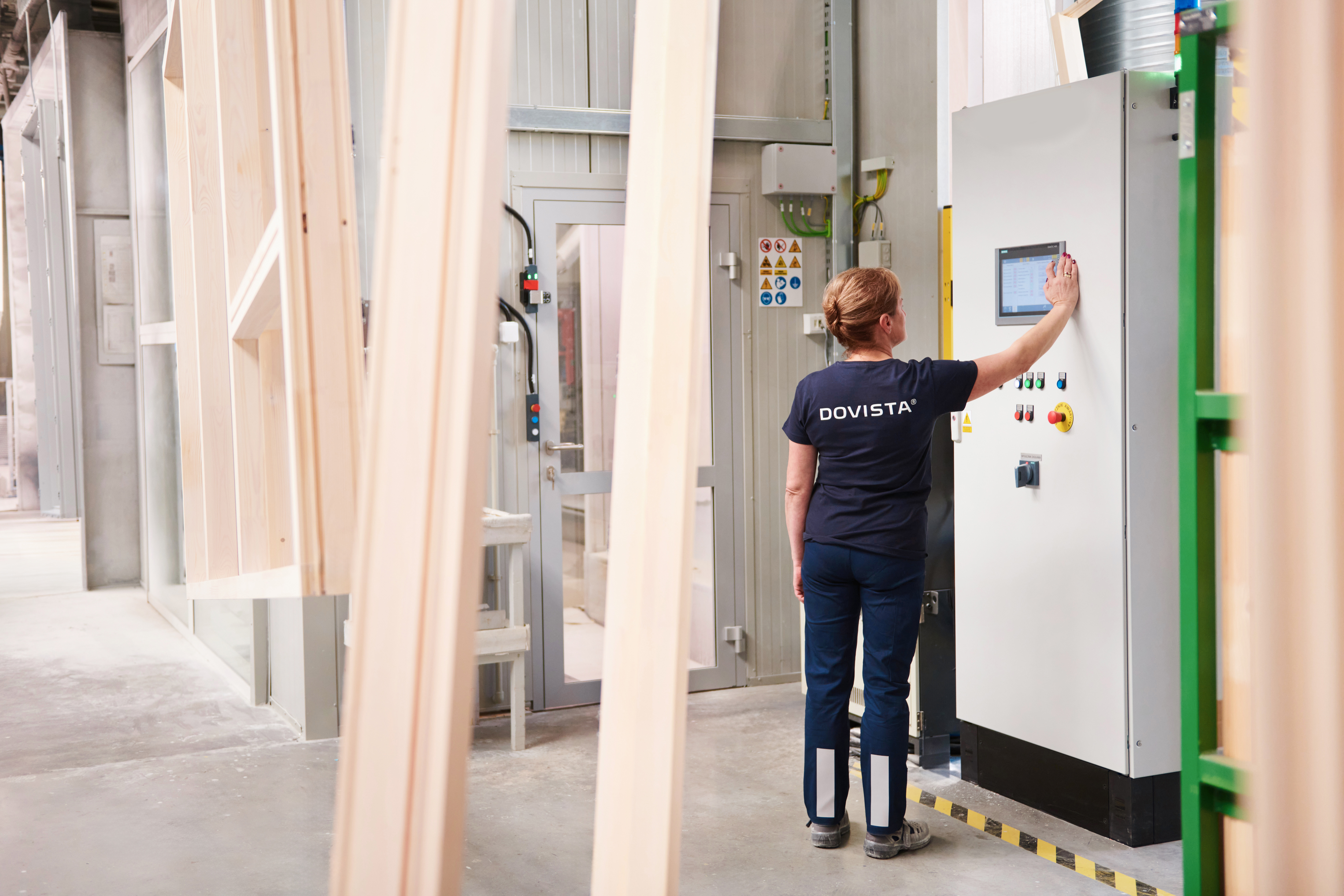 DOVCO1.2Womaninproduction